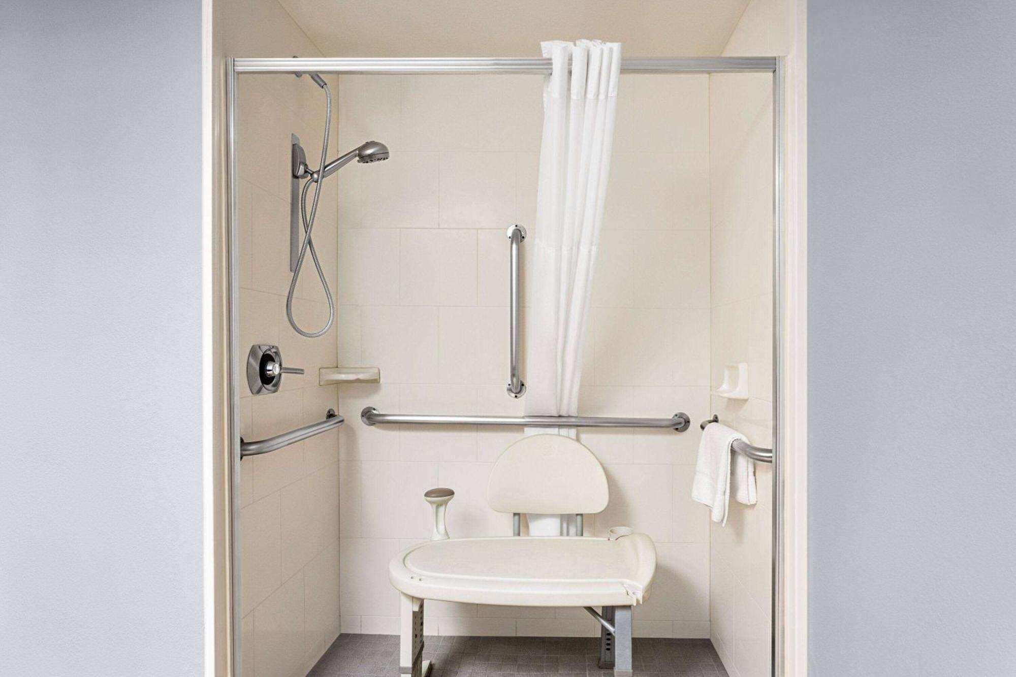 Americinn By Wyndham West Hotel 3*