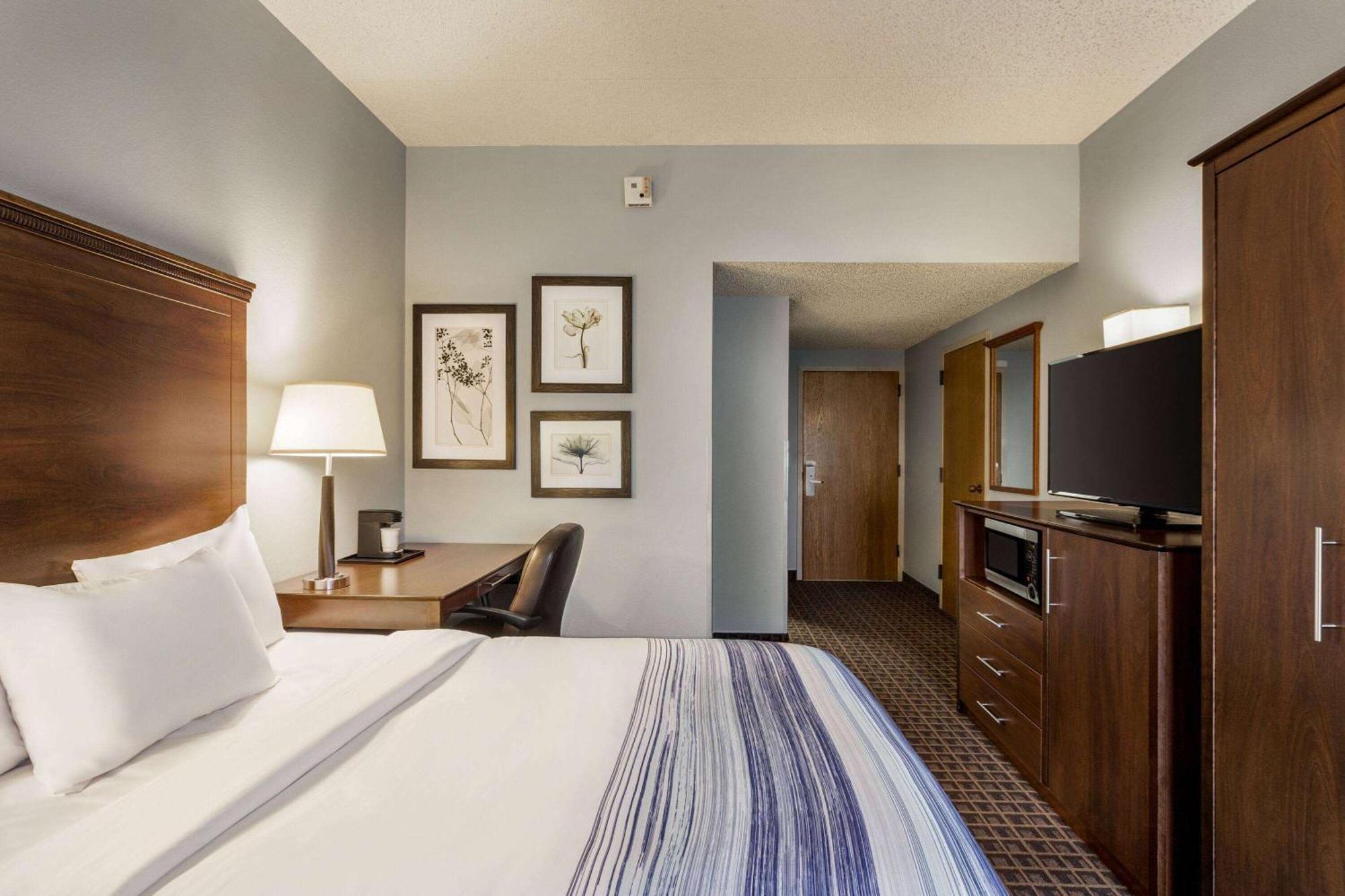 Americinn By Wyndham West Hotel 3*