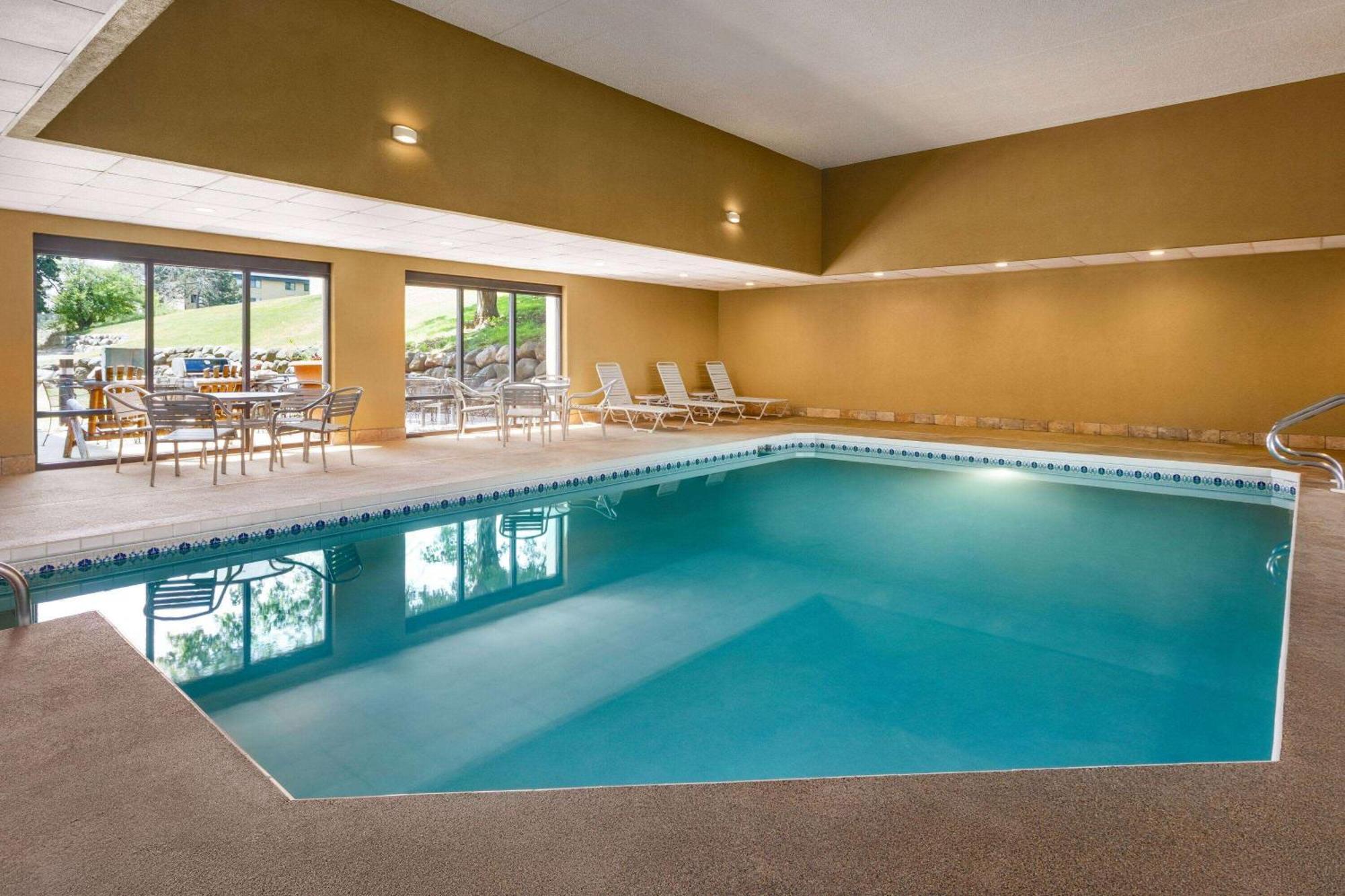 Americinn By Wyndham West Hotel Madison